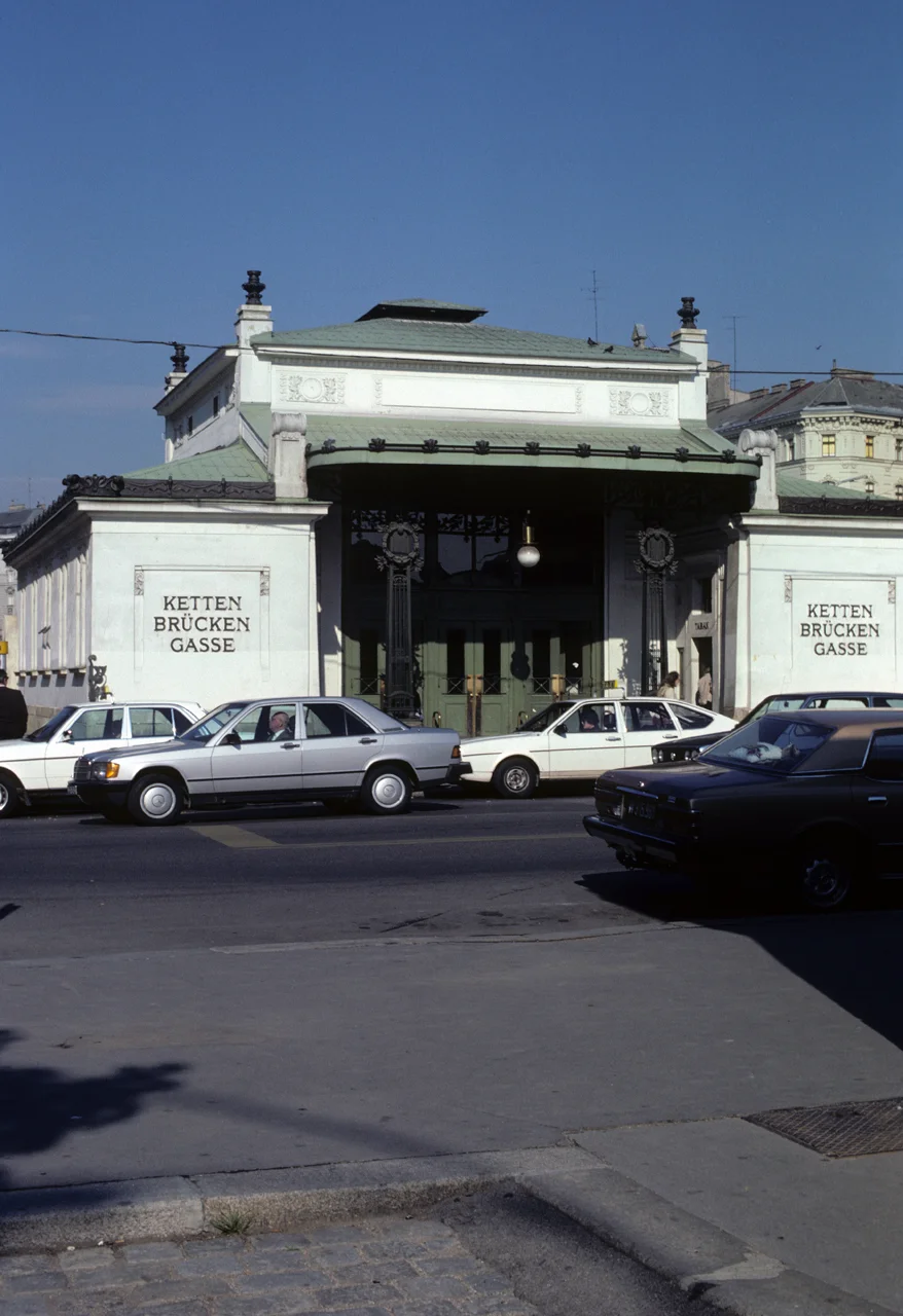 Kettenbrückengasse U-Bahn
