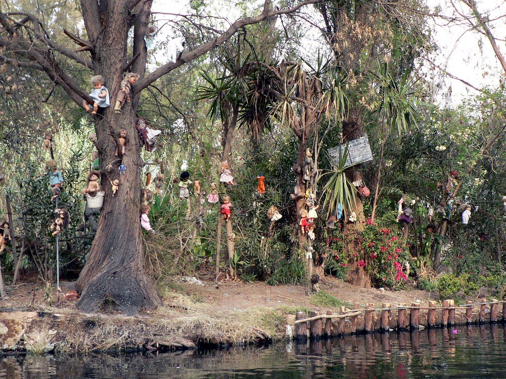 Island of the Dolls Tour Experience