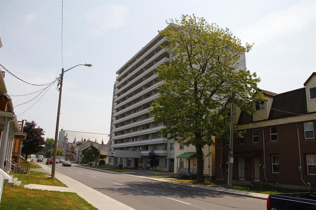 1 Brock St