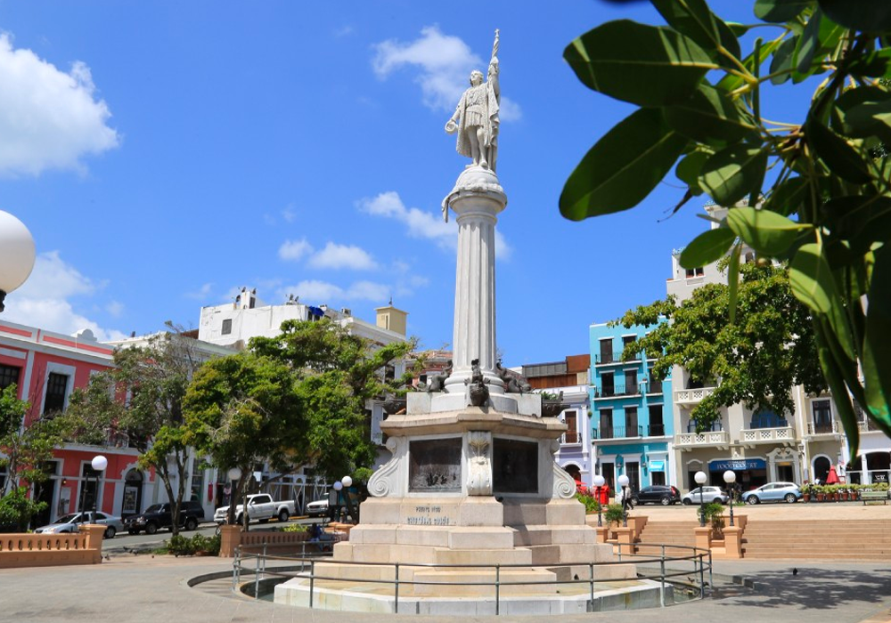 Meet at Plaza Colón