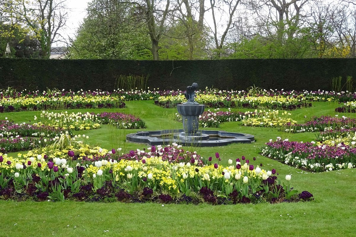 Queen Mary's Garden