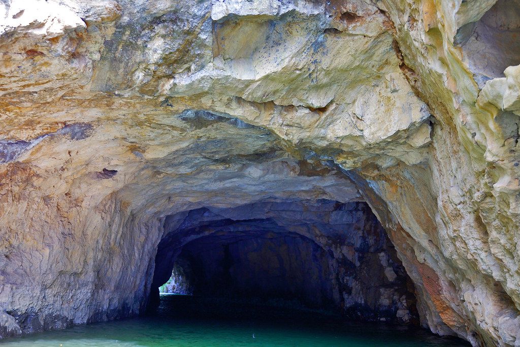 Dia Linh Cave
