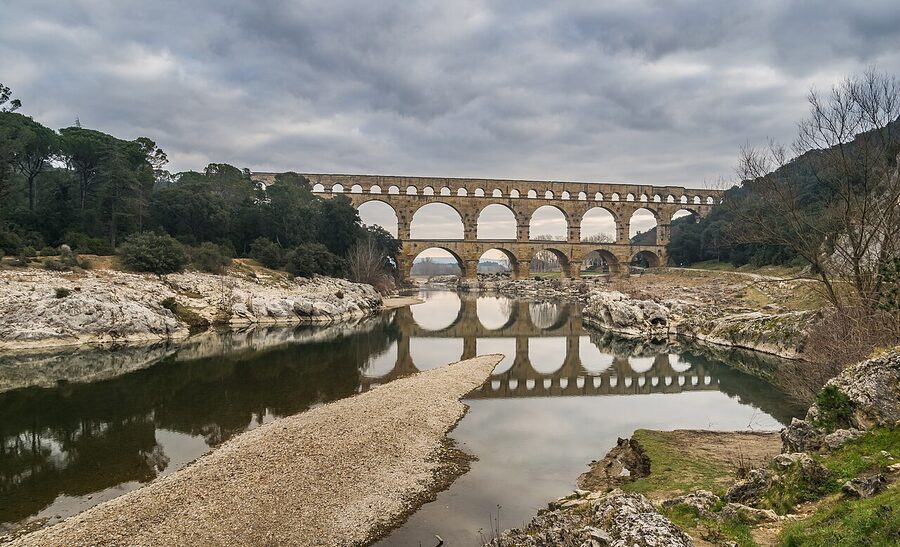 Pont du Gard Tour from Avignon Overview