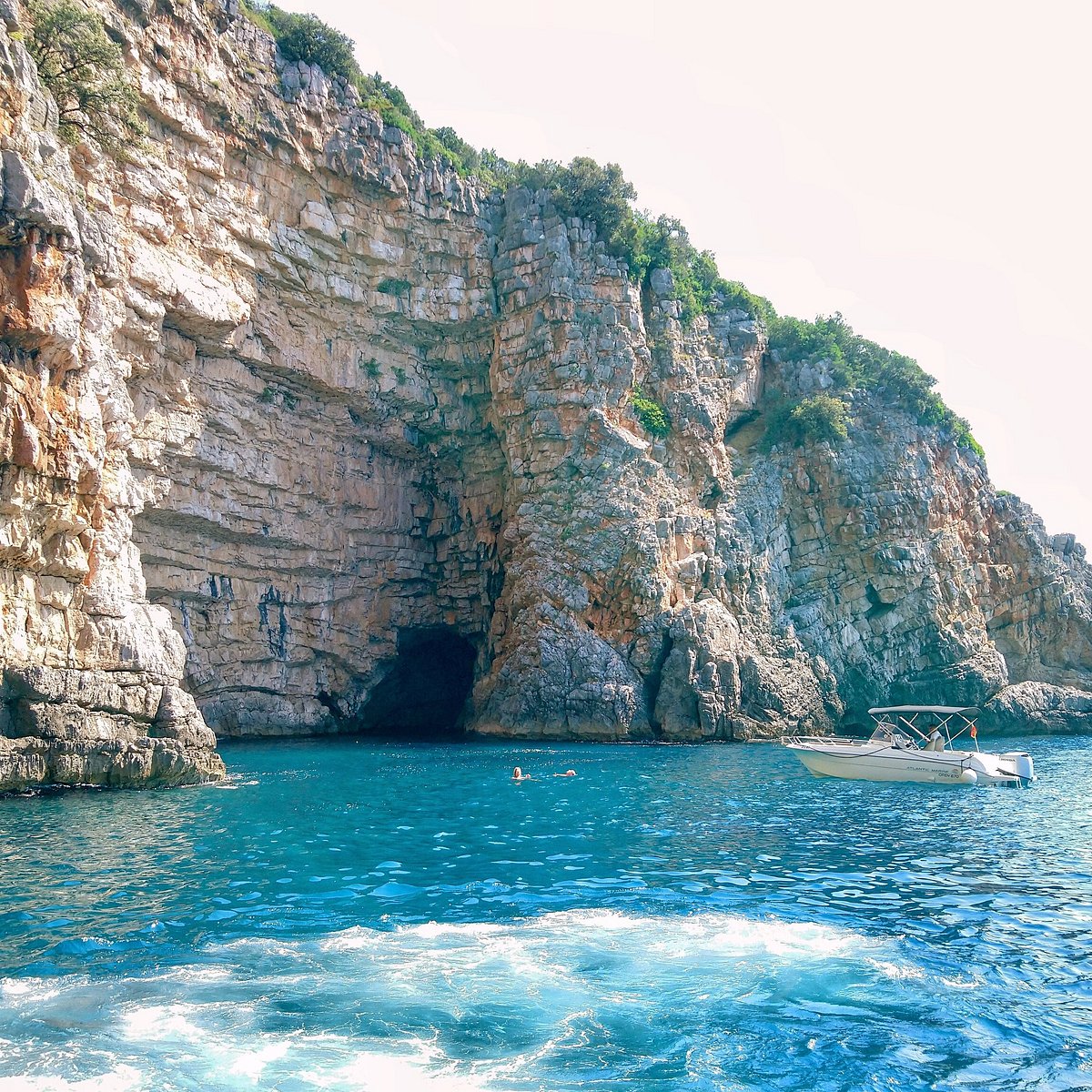 Lustica Cliffs