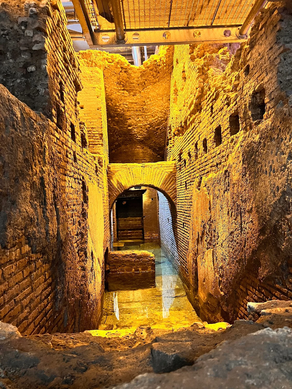 Trevi Fountain Underground Tour Experience