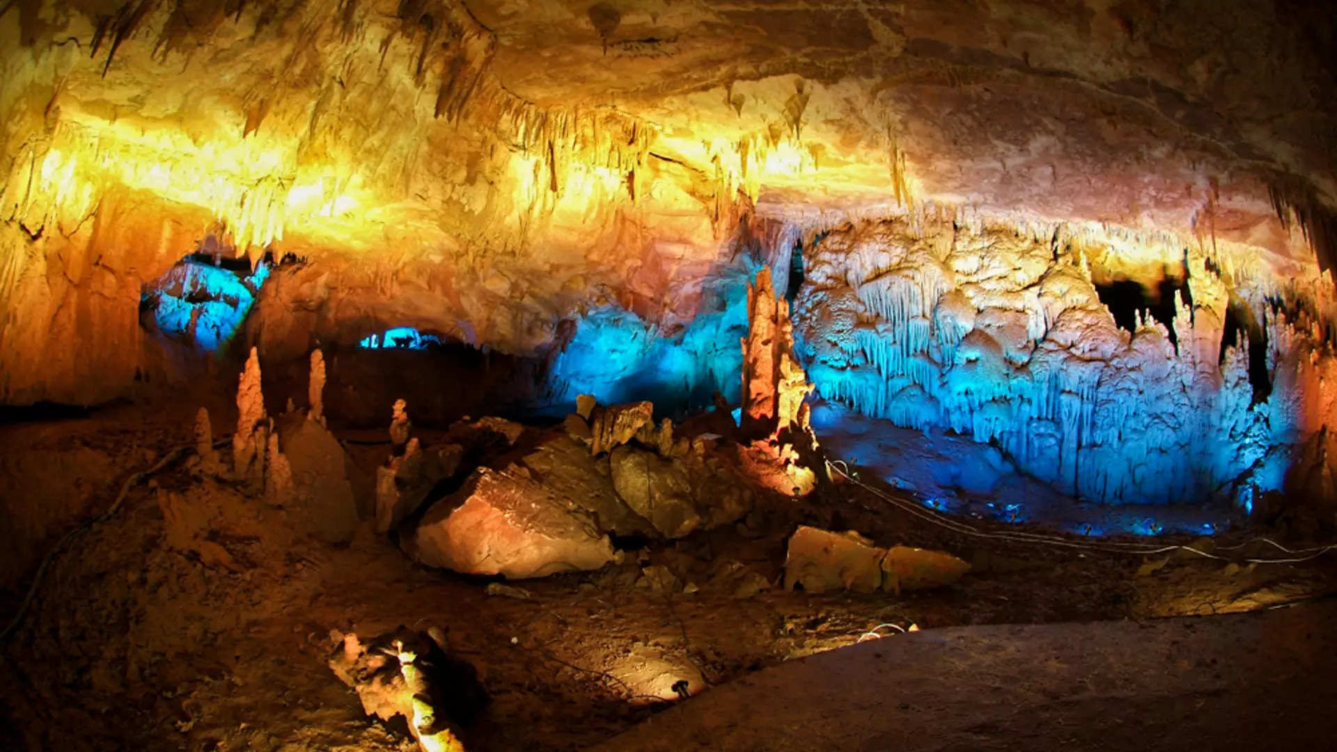 Tbilisi to Kutaisi Day Tour: Canyons and Caves