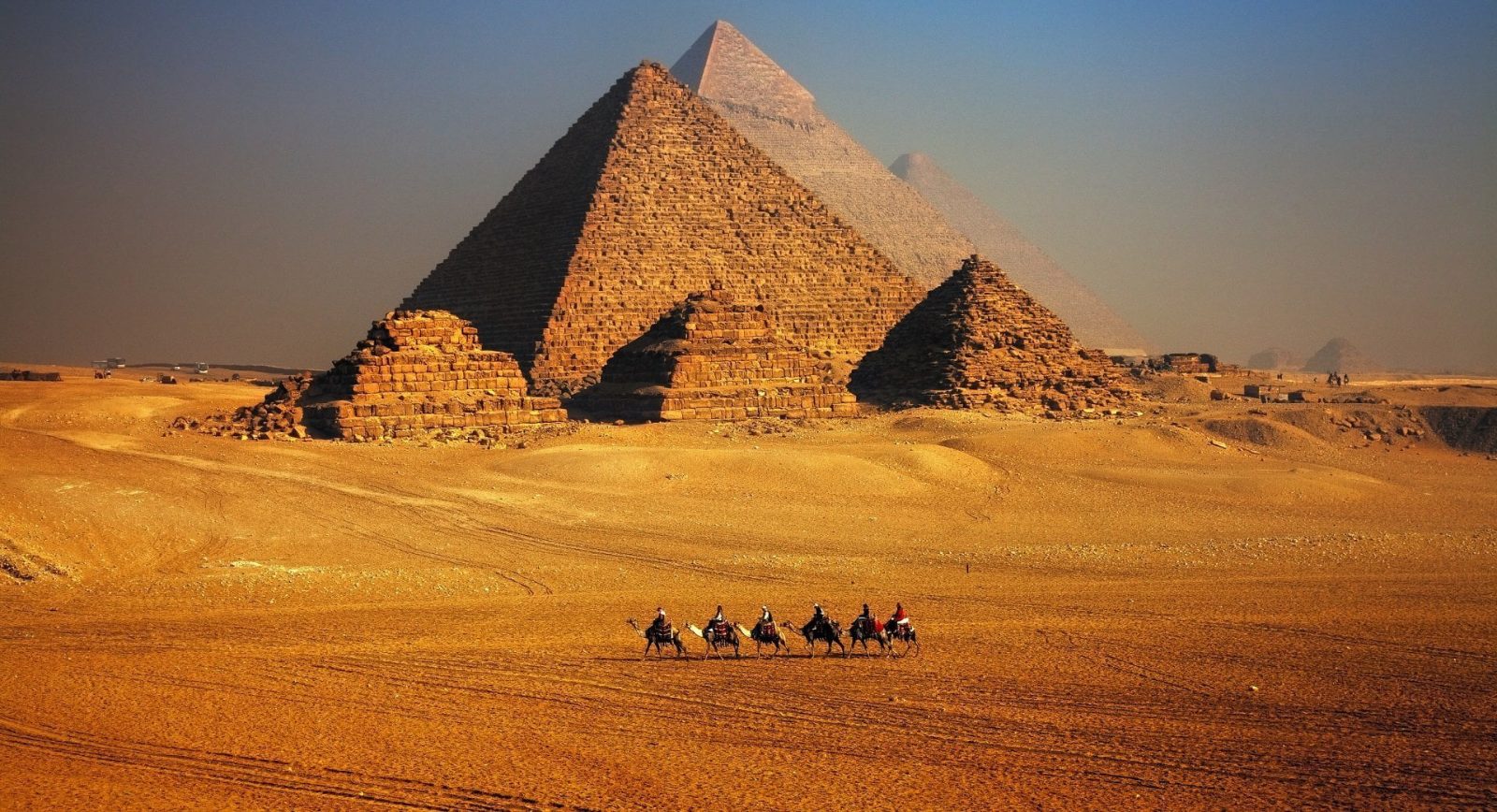 Cairo to Pyramids Half-Day Tours