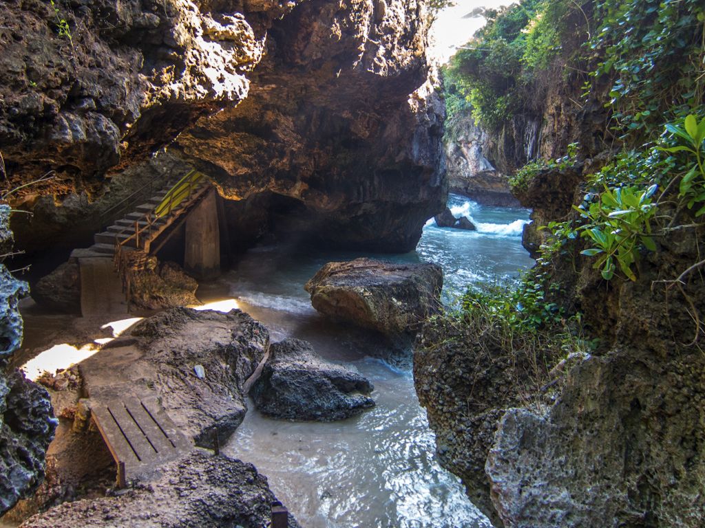 Suluban Beach