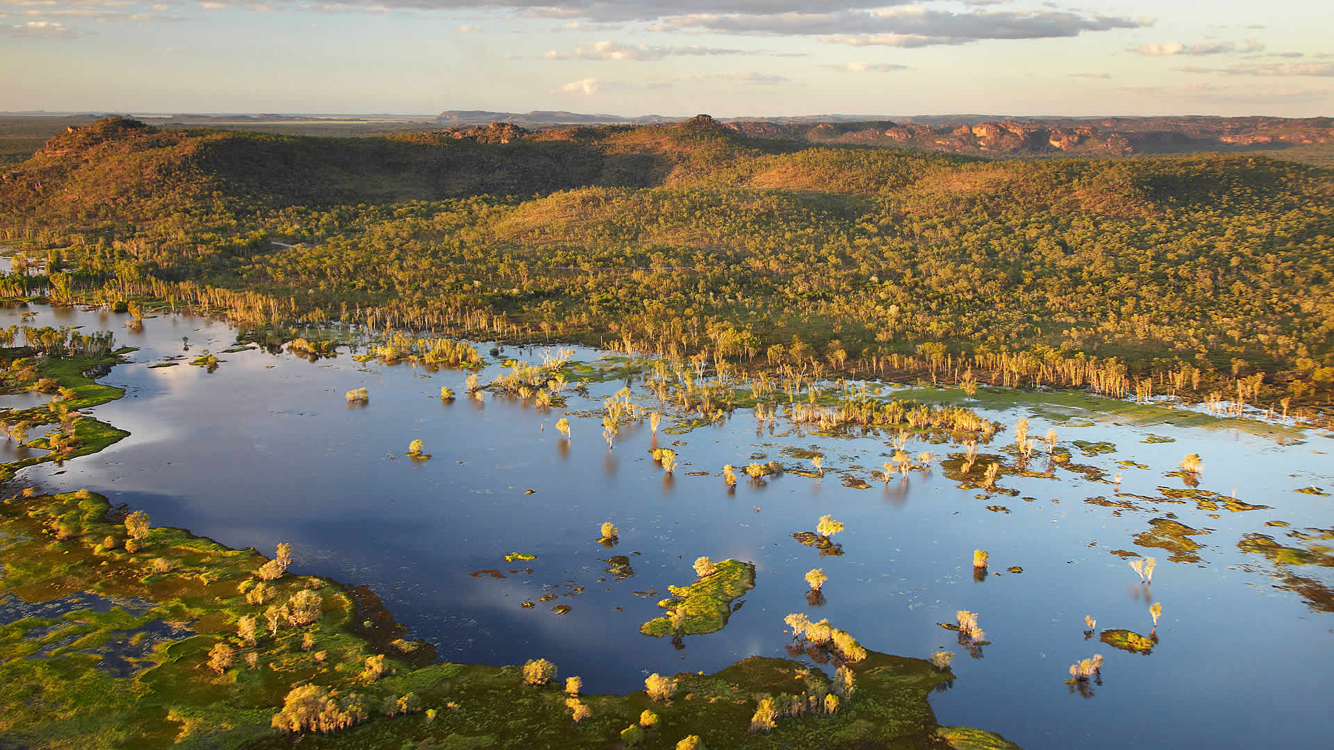 Is Kakadu or Litchfield Better