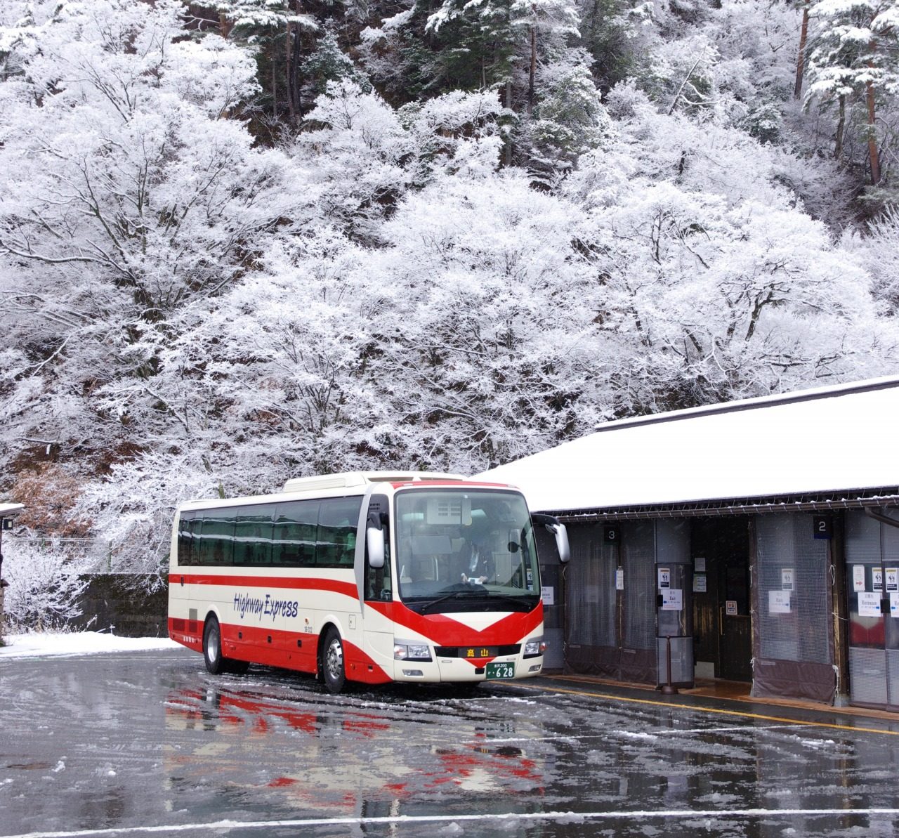 Kanazawa to Takayama Bus
