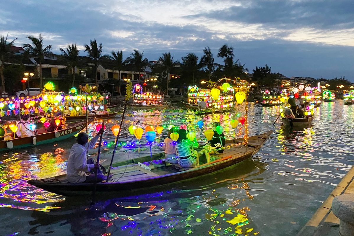 Your experience at Hoi an Lantern Boat Ride