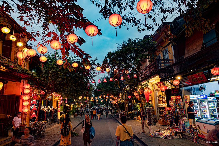 River evening market