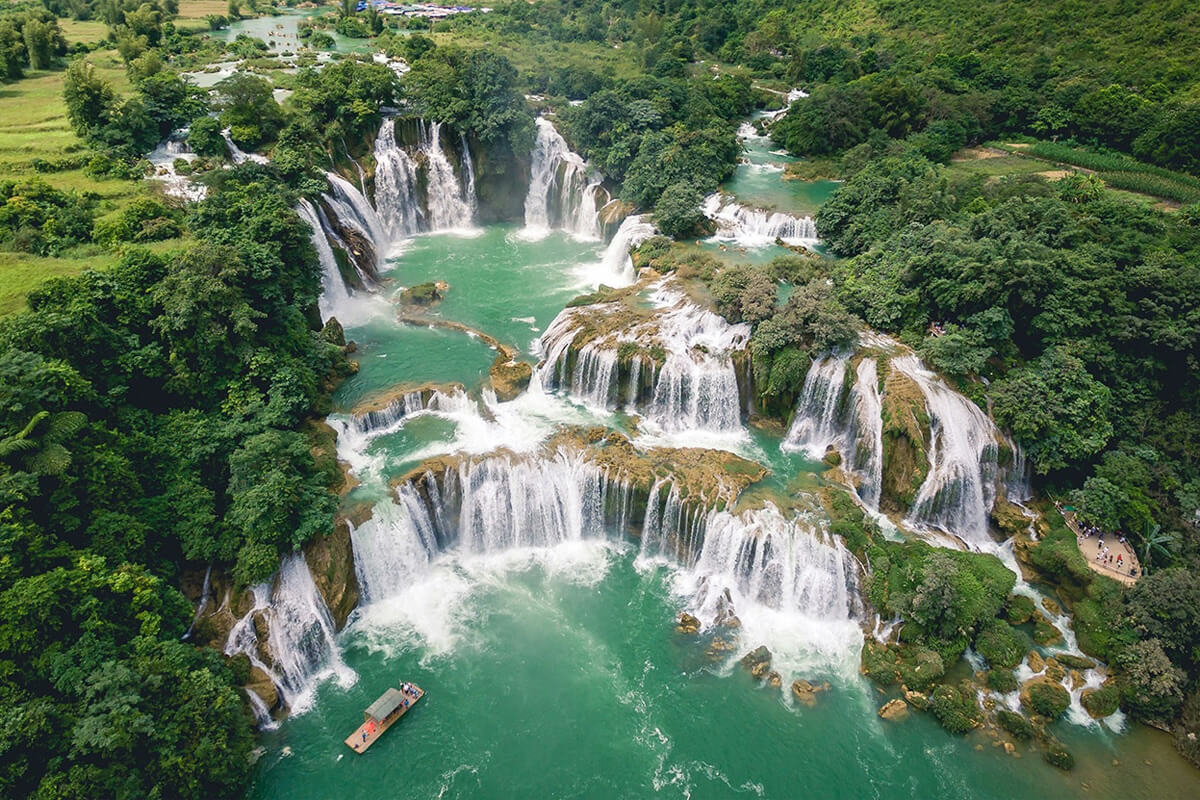 Explore the Cao Bang Loop