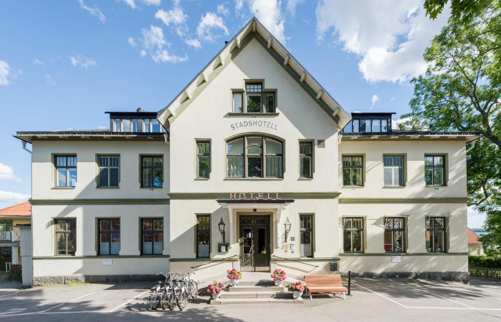 30 Rooms Hotel