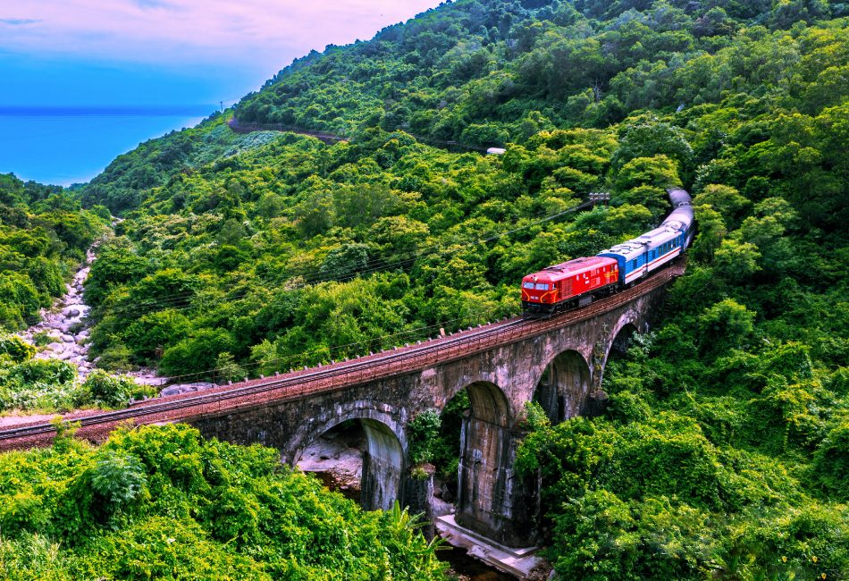 Hai Van Pass Train