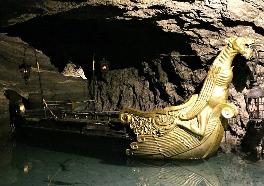 Vienna Underground Lake Tour Experience