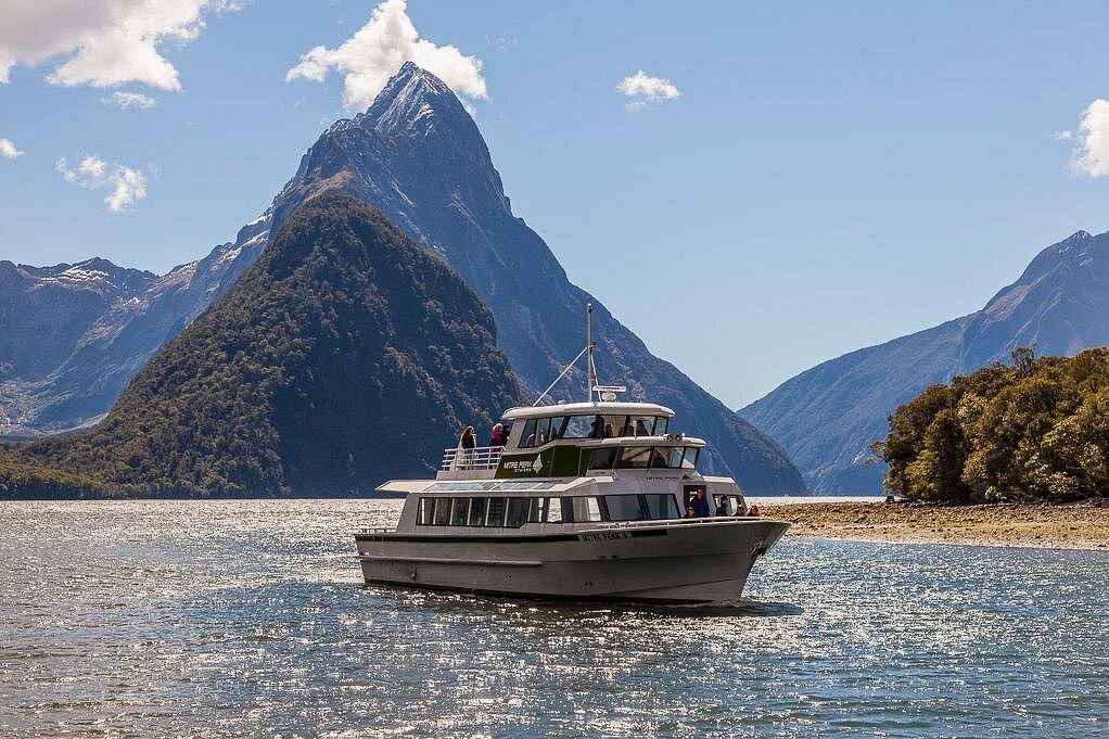 Milford Sound Small Boat Cruise