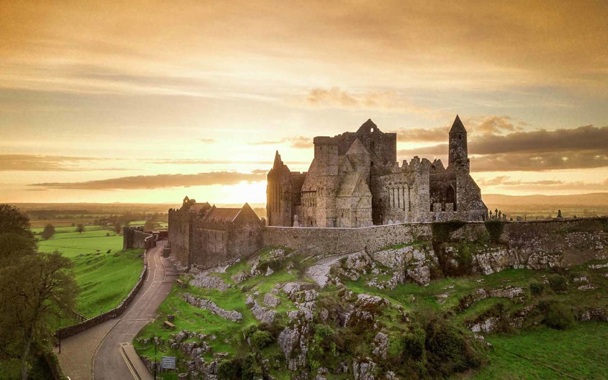 The blarney castle and rock of cashel tour