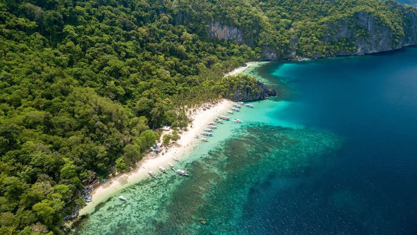 7 Commando Beach