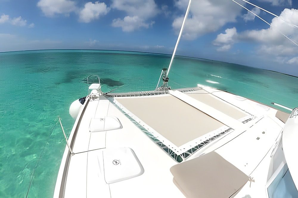 Catamaran Deck vantage