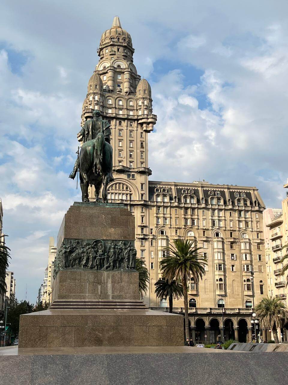 One Day Trip From Buenos Aires to Montevideo