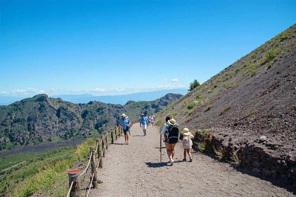 Can You Walk From Pompeii to Vesuvius