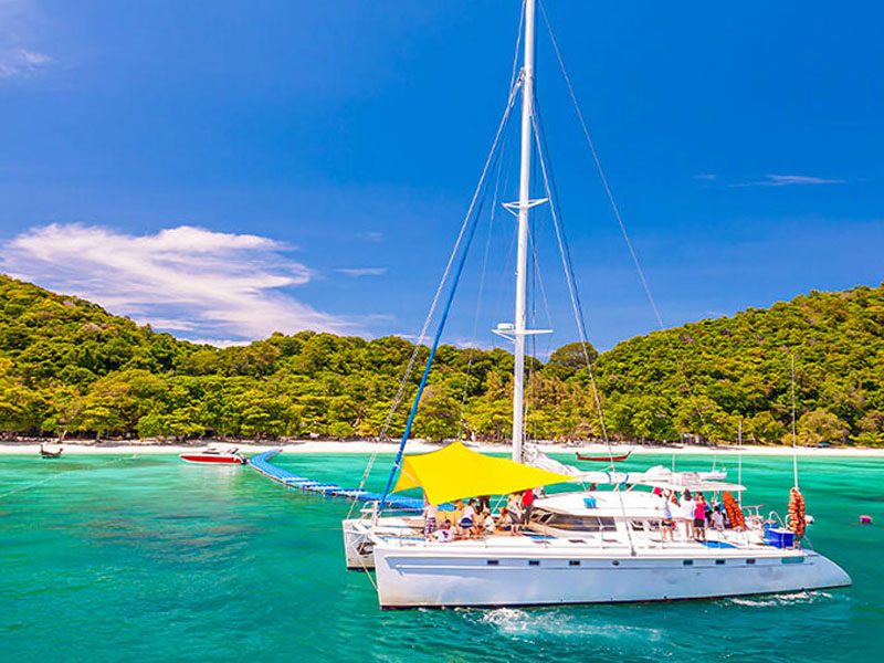 Private Boat Charters & Speedboat Tours