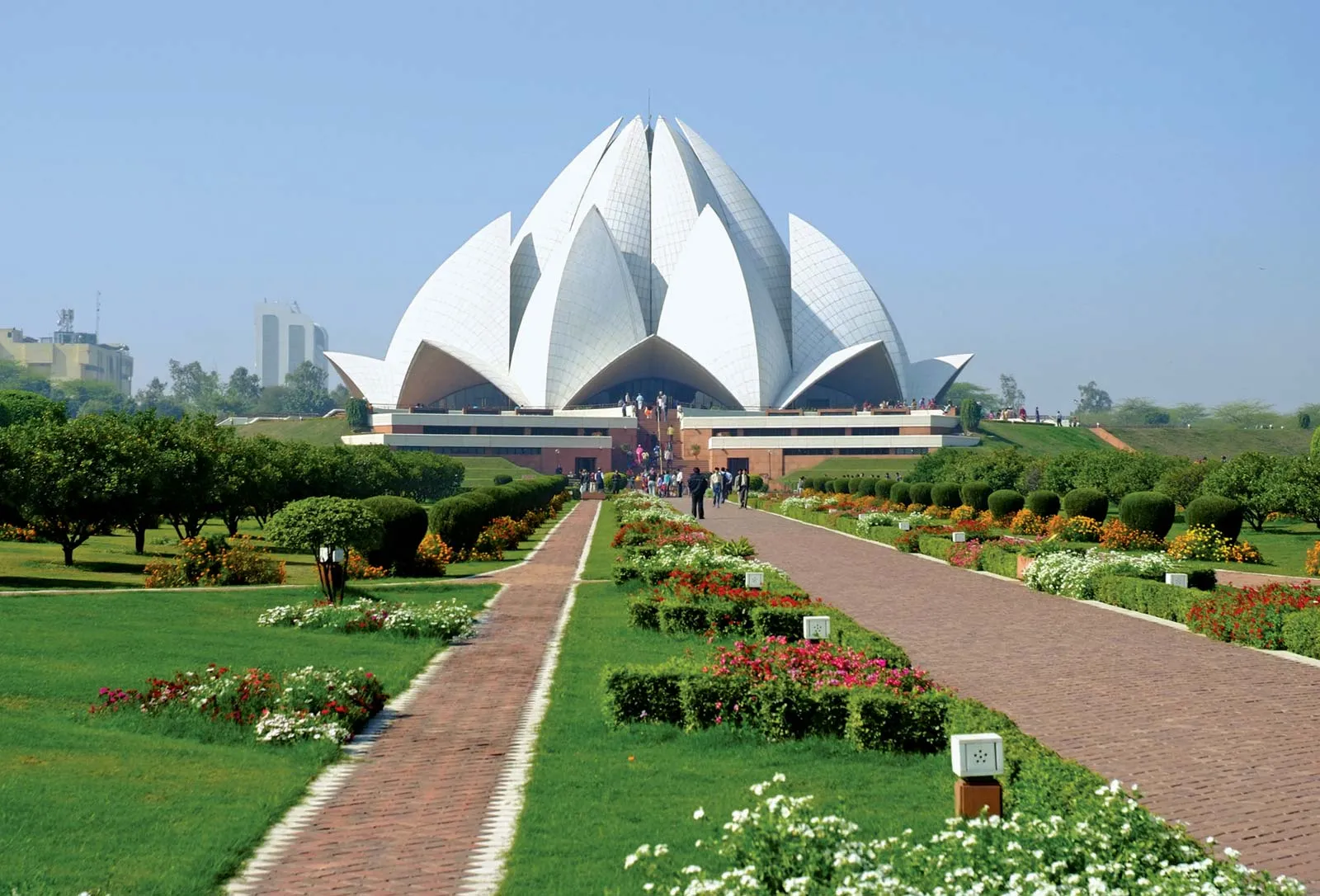 26-Acre Landscaped Gardens