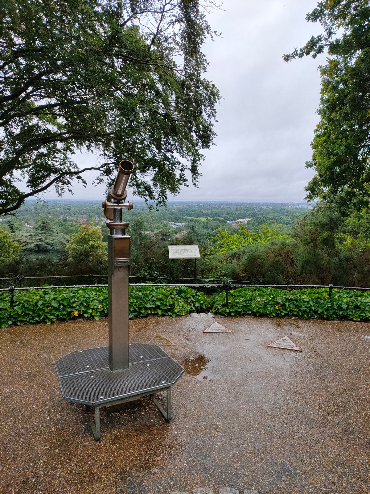 Suba até o King Henry's Mound