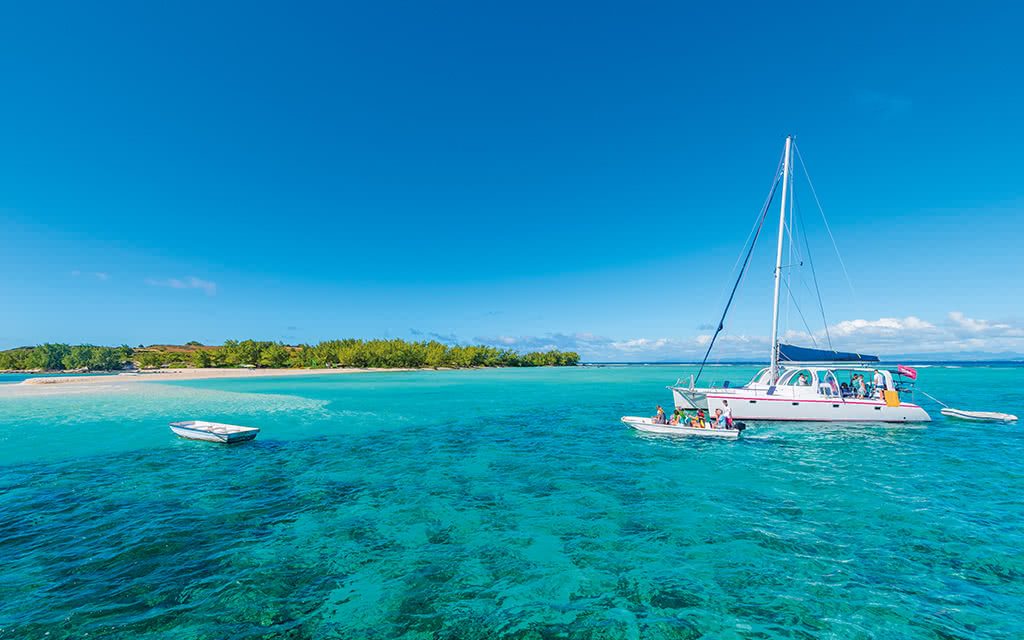 Ile Aux Cerfs Catamaran Trip