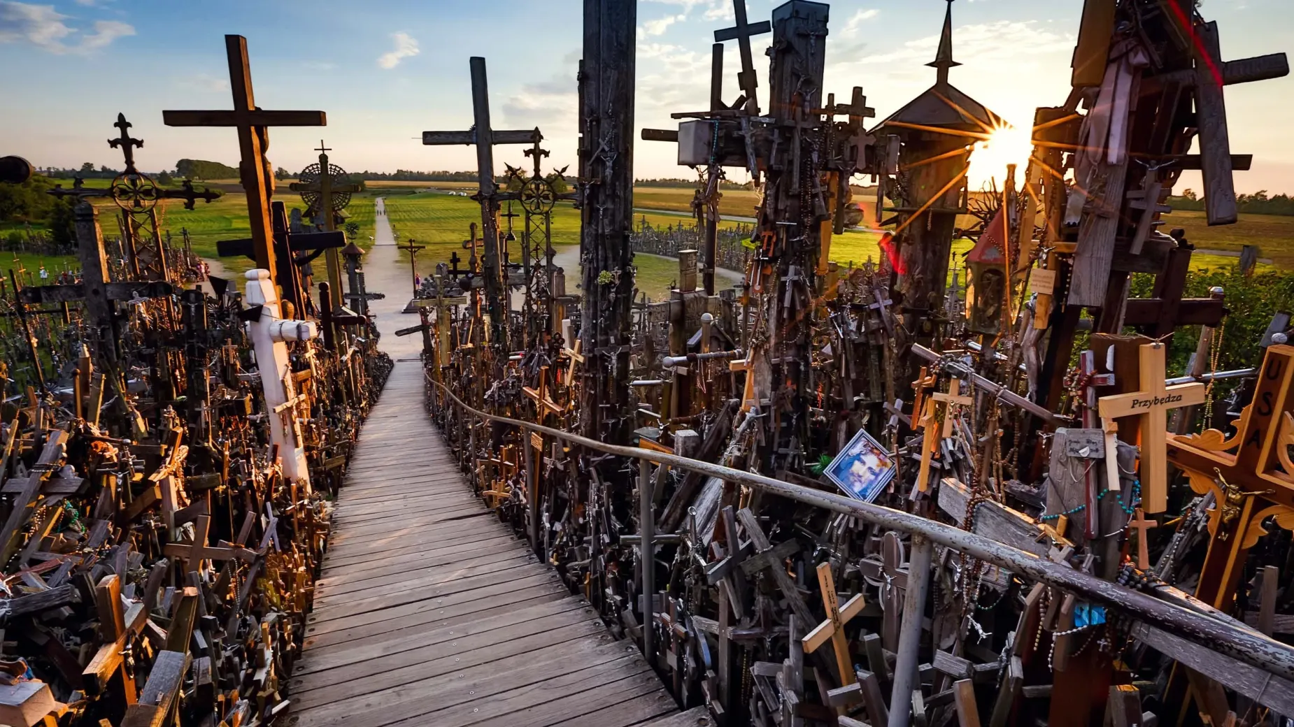 Riga to Hill of Crosses Distance