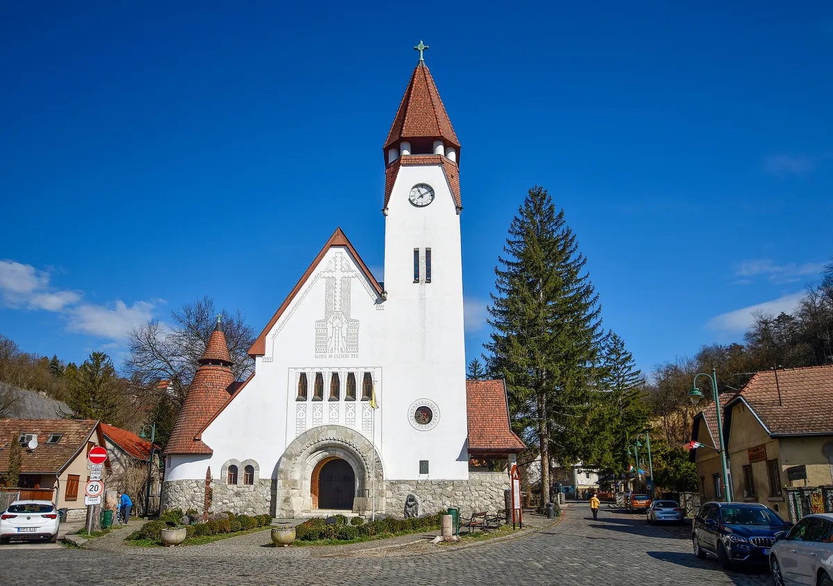 Zebegény Village Center