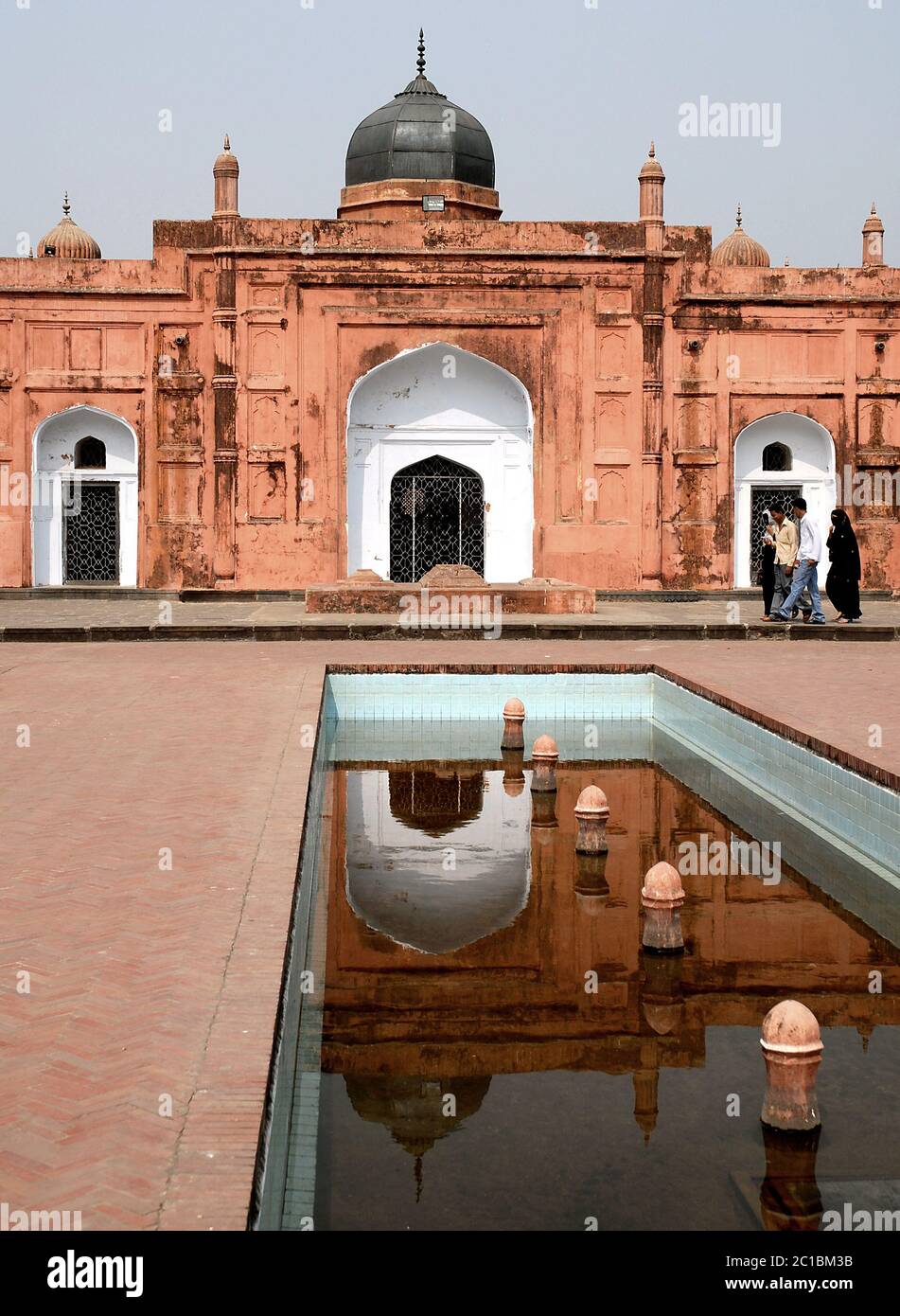 Visit the Tomb of Pari Bibi