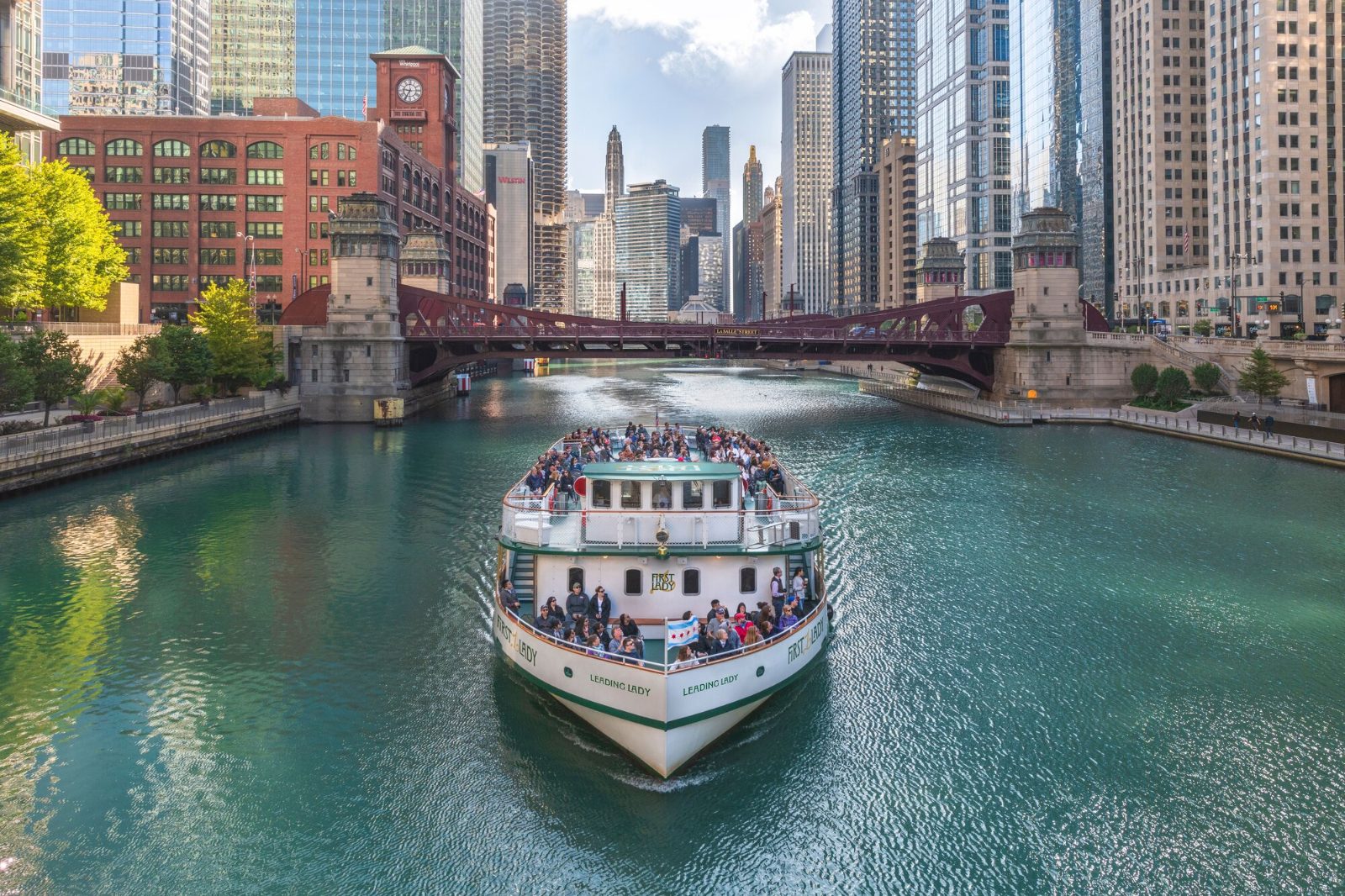 Is There a River That Runs Through Chicago