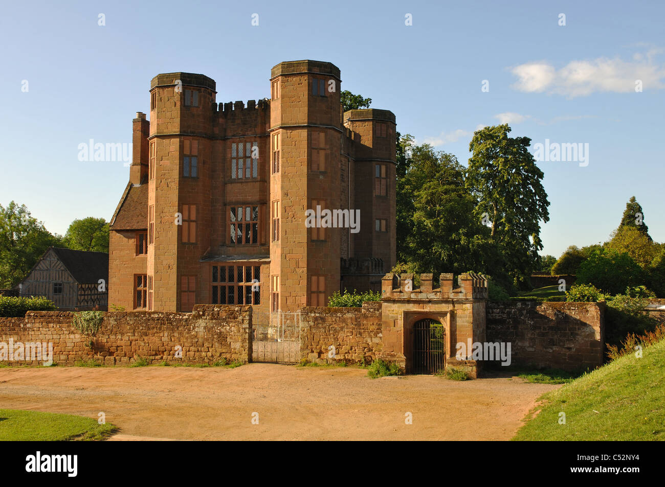 Leicester's Gatehouse Viewing Platform