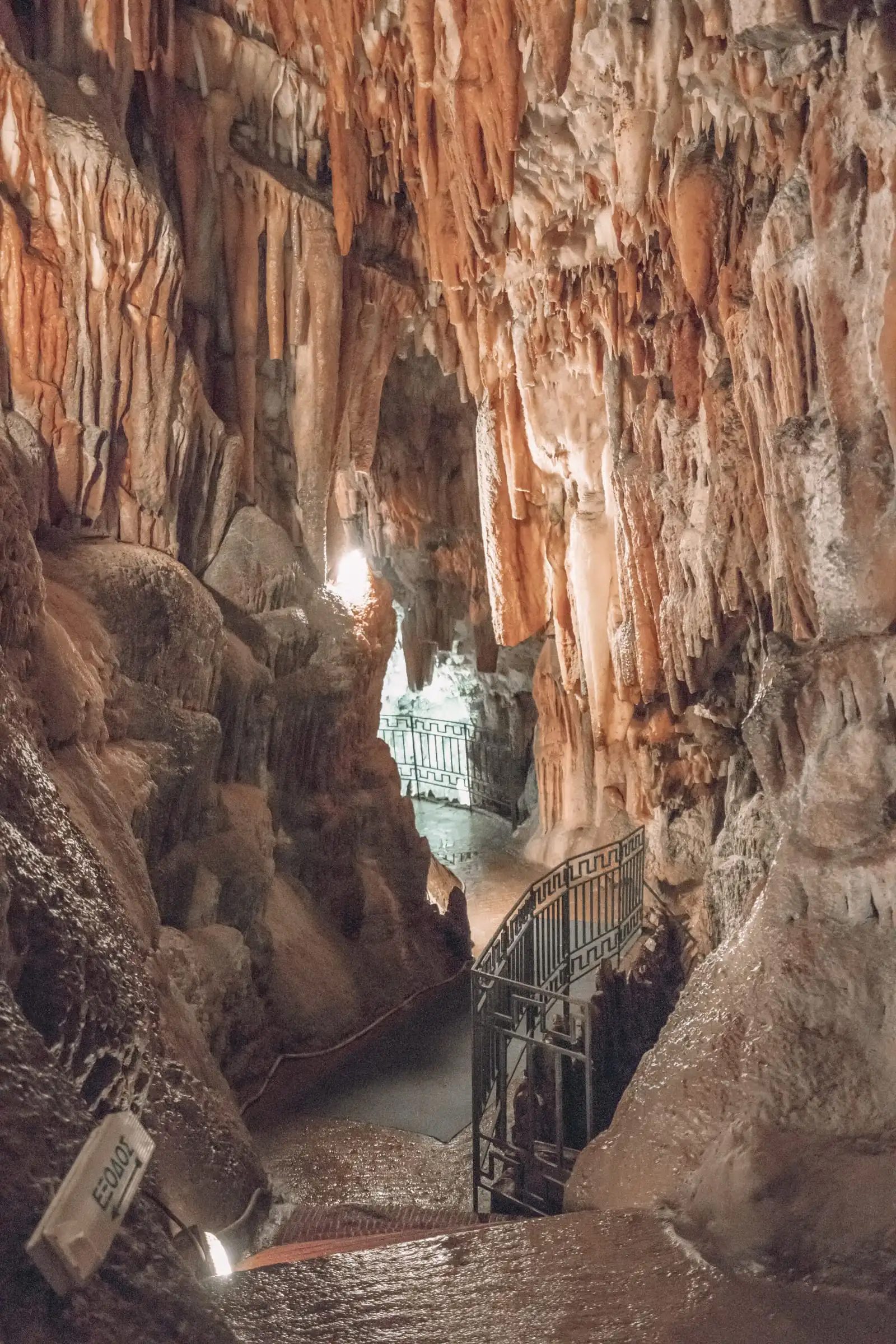 Your experience at Melissani and Drogarati Cave Tour