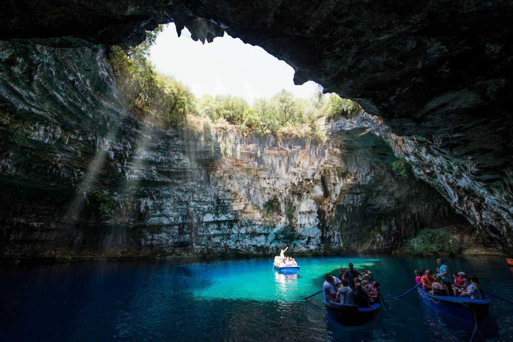 Melissani and Drogarati Cave Tour