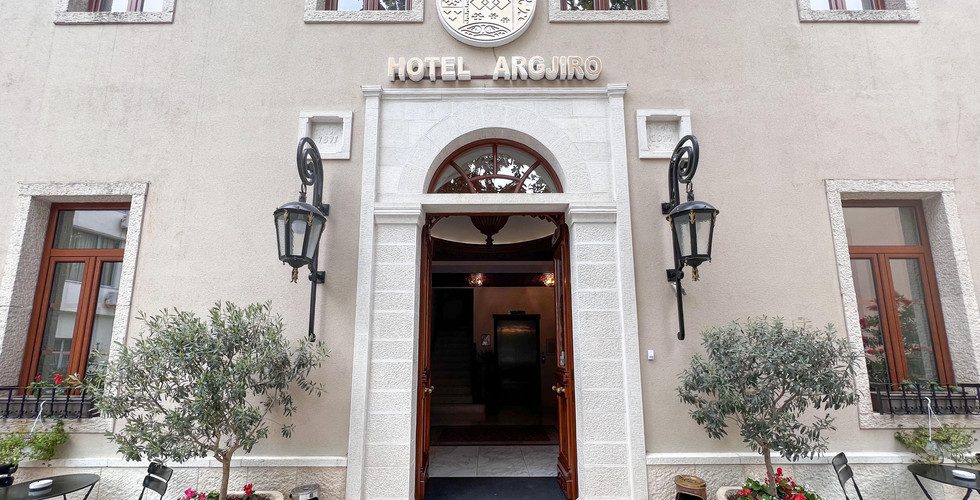 Hotel Argjiro