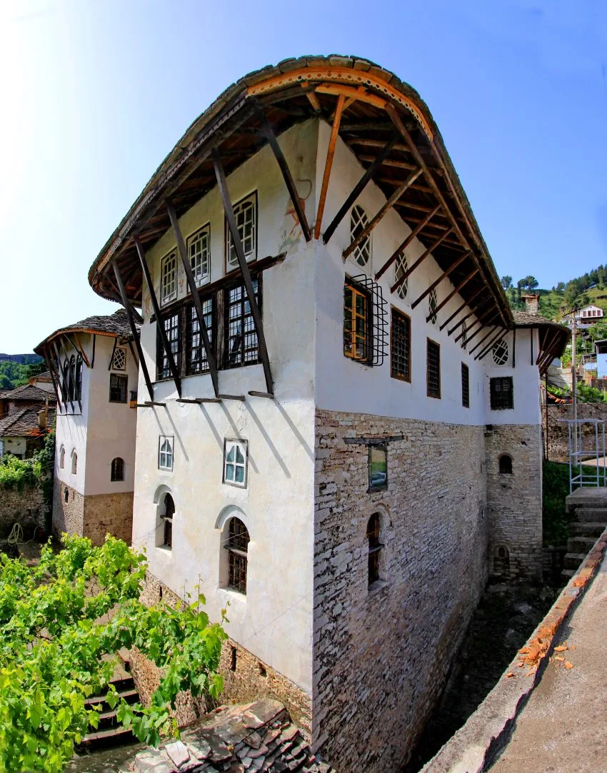 Skenduli House