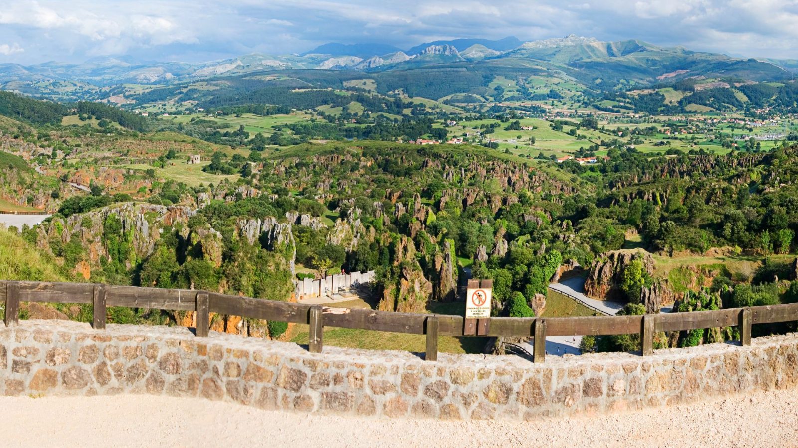 Cabarceno Natural Park Tickets and Wildlife Reserve Access