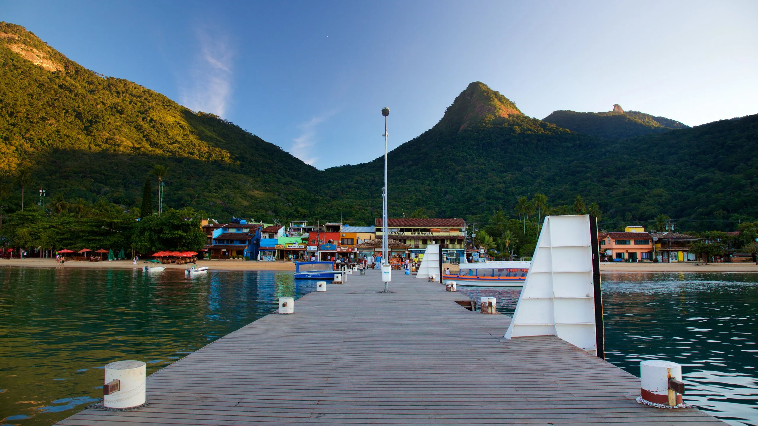 Vila do Abraão Pier