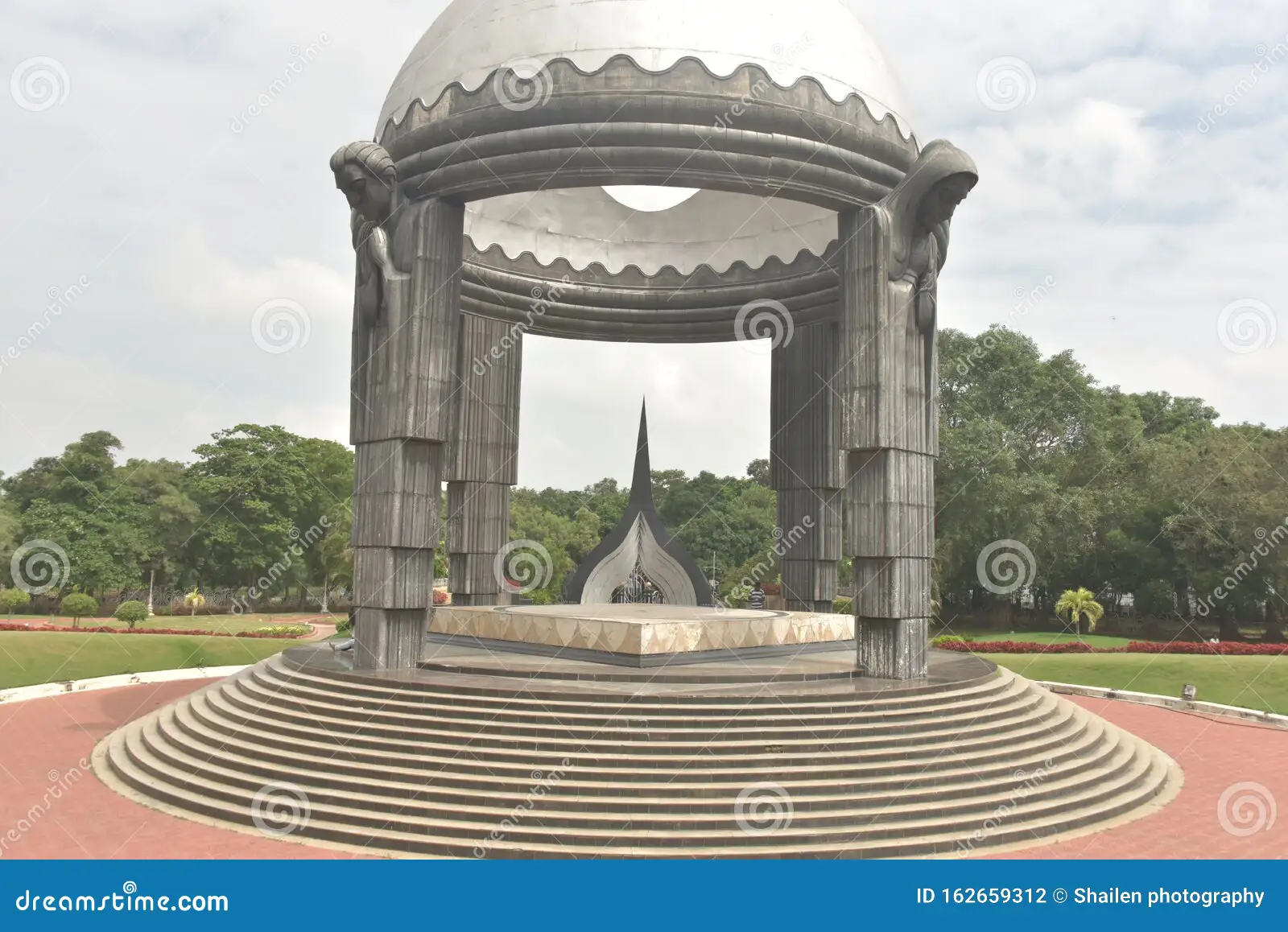 Entrance plaza and memorial