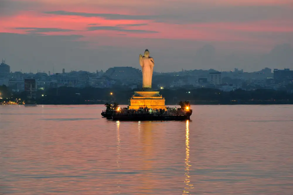 Lakeside stretch near Hussain Sagar