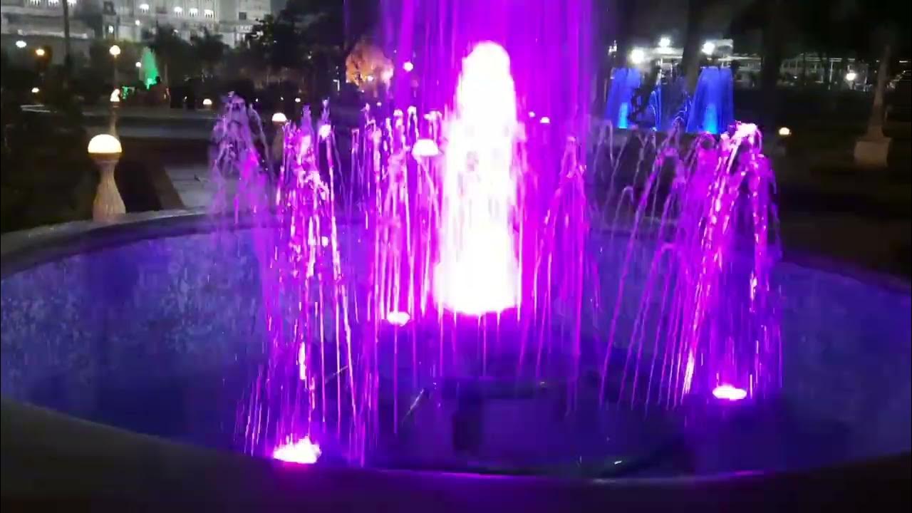 Cascading fountain plaza