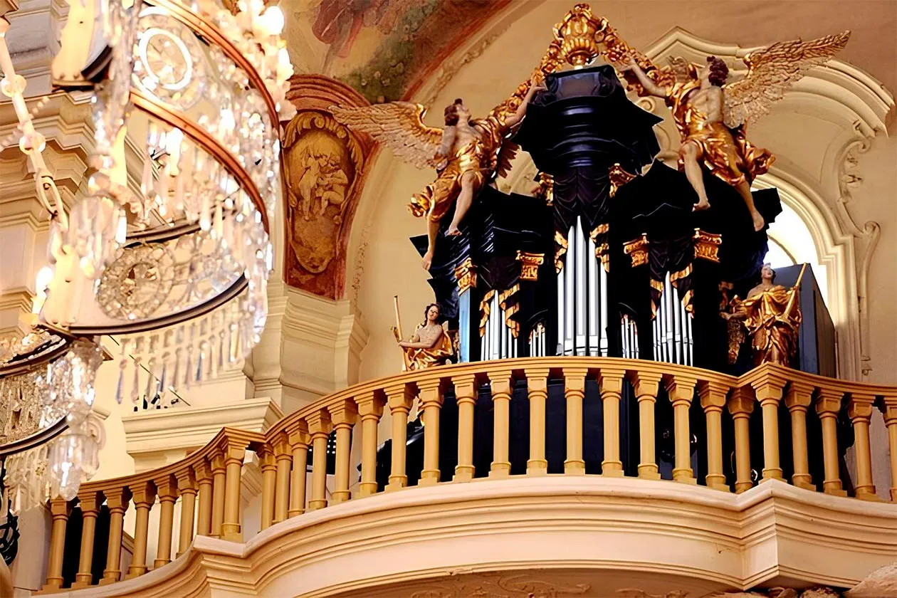 Pipe Organ