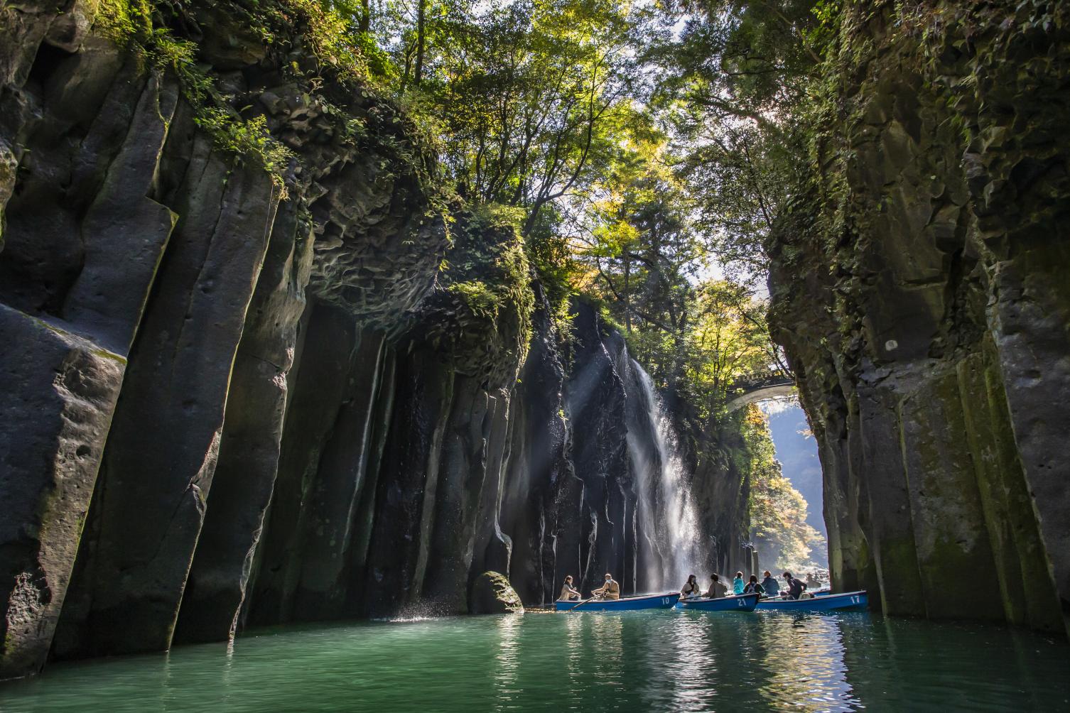 Takachiho Gorge Boat Tour From Fukuoka
