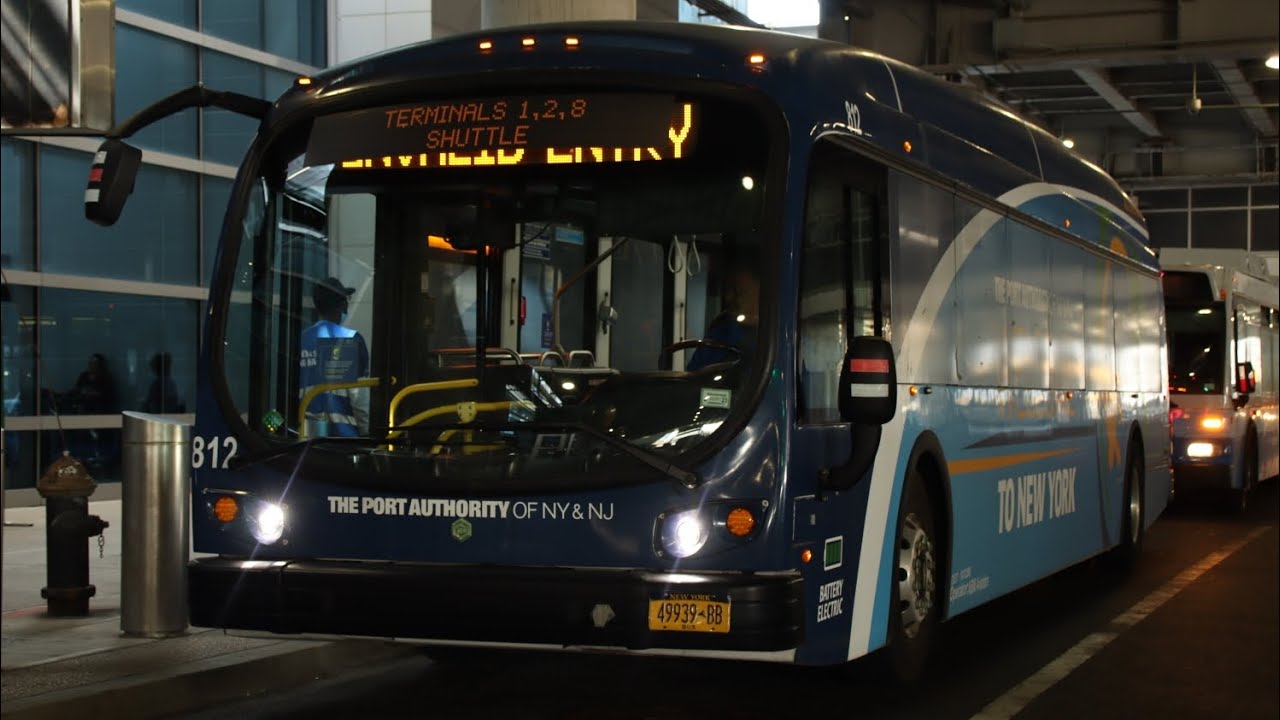 Is There a Shuttle From Jfk to Manhattan