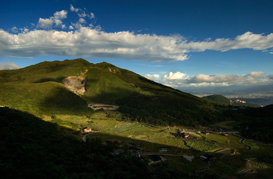 How Far Is Yangmingshan From Taipei