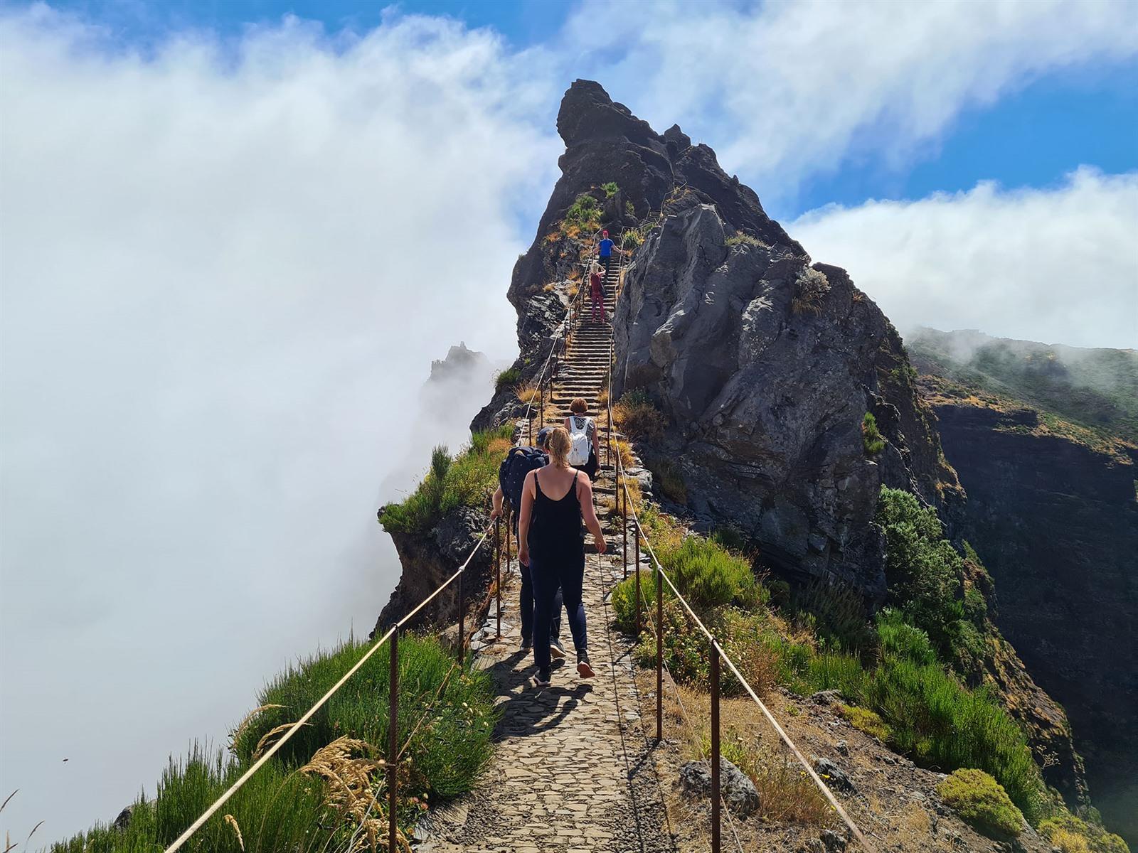 Pico Do Arieiro to Pico Ruivo Transfer
