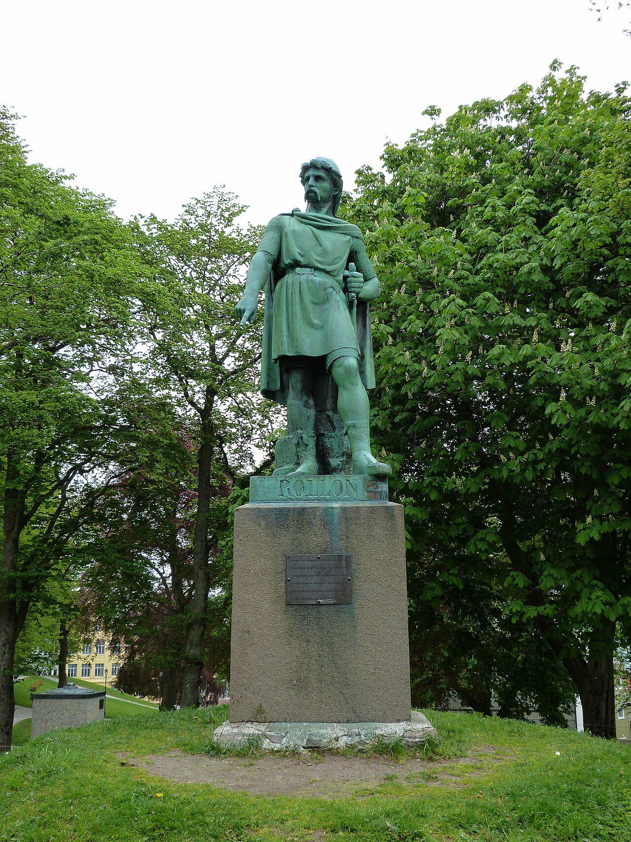 Rollo Statue